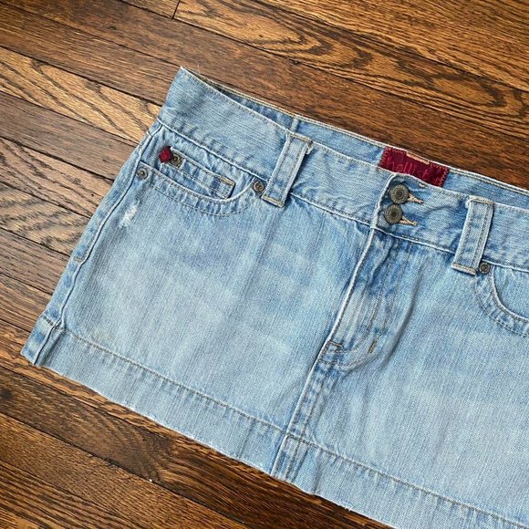 SOLD ❣️
2000s iconic mini denim skirt - Picture 3 of 6